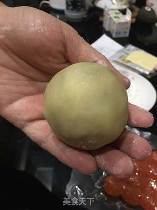 广式蛋黄莲蓉月饼的做法步骤:9