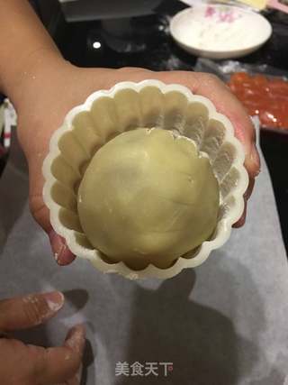 广式蛋黄莲蓉月饼的做法步骤:10
