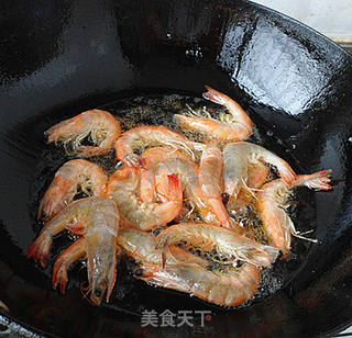 油爆虾的做法步骤:2