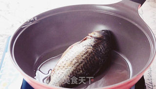 奶白鲫鱼豆腐汤的做法步骤:3