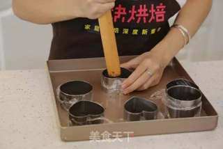 daogrs烘焙食谱之火龙果慕斯蛋糕的做法步骤:5