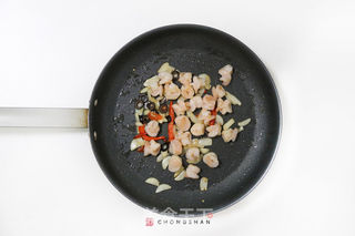 匈牙利爆炒虾仁的做法步骤:4