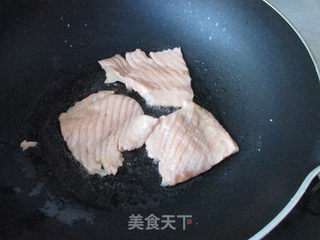 三文鱼米饭三明治的做法步骤:2