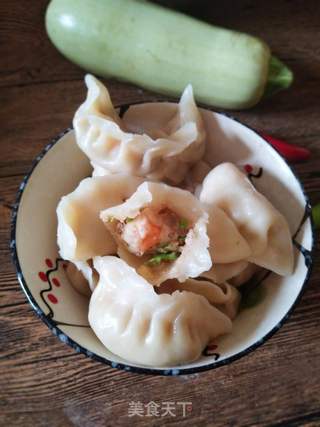 西葫芦虾仁鲜肉饺子的做法步骤:11