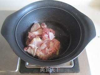 冬瓜烧鸡腿肉的做法步骤：3