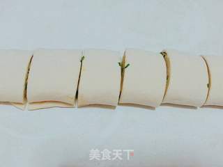 小葱花卷的做法步骤:9