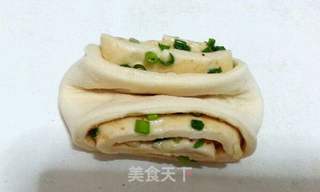 小葱花卷的做法步骤:10