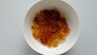 桂圆桃胶蜜枣汤的做法步骤:3
