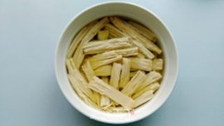 海带拌腐竹的做法步骤:2