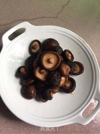 香菇红萝卜肉包子的做法步骤:4