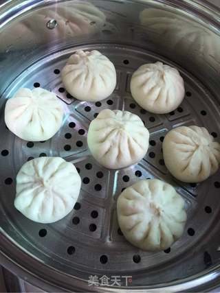 香菇红萝卜肉包子的做法步骤:13