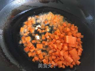 土豆家宝贝最爱滴--【彩蔬糯米饭团】的做法步骤：4