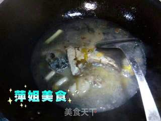 酸菜鱼片味美鲜香的做法步骤:9