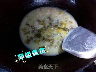 酸菜鱼片味美鲜香的做法步骤:10
