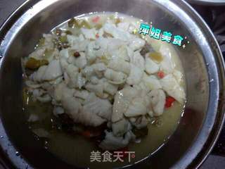 酸菜鱼片味美鲜香的做法步骤:13