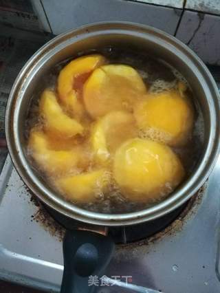 黄桃罐头的做法步骤:4