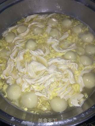 鸡蛋腐竹汤圆的做法步骤:5
