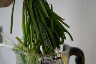 酱汁韭菜馄饨的做法步骤:3