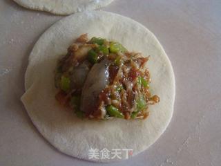 鲜虾芦笋水煎包的做法步骤:13