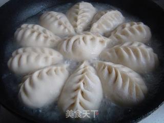 鲜虾芦笋水煎包的做法步骤:15