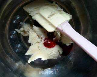豆沙裱花蛋糕的做法步骤:6