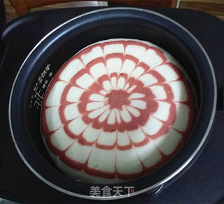 红曲拉花香草蛋糕的做法步骤:16