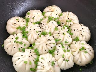 生煎包的做法步骤:10