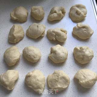 超软牛奶小餐包的做法步骤:6