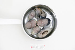 韩式辣酱慢煮青花鱼的做法步骤:2