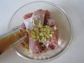 芋头蒸鸡腿的做法步骤:2