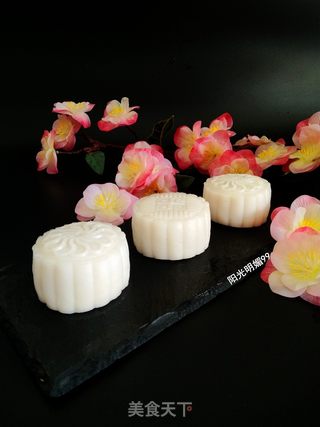 莲蓉蛋黄冰皮月饼的做法步骤:16