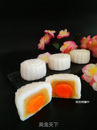 莲蓉蛋黄冰皮月饼的做法步骤:20