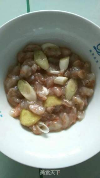 韭菜猪肉虾仁水饺的做法步骤:3