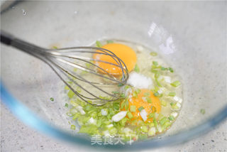 鱼肠蛋饼卷的做法步骤:4