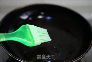 鱼肠蛋饼卷的做法步骤:7