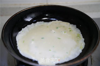 鱼肠蛋饼卷的做法步骤:8
