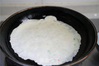鱼肠蛋饼卷的做法步骤:9