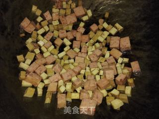 鸡蛋火腿白菜粒炒饭的做法步骤：4