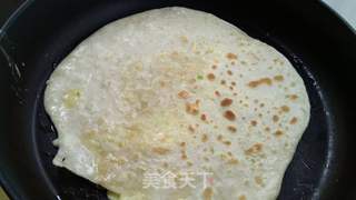 鸡蛋灌饼卷香肠的做法步骤：10