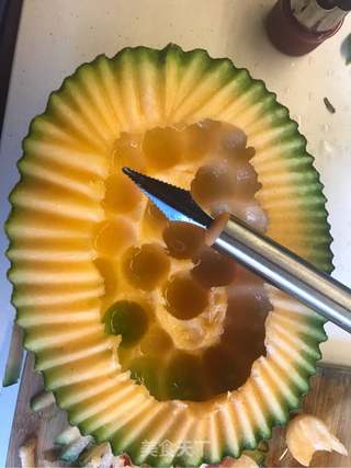 三招搞定特色水果拼盘的做法步骤：1