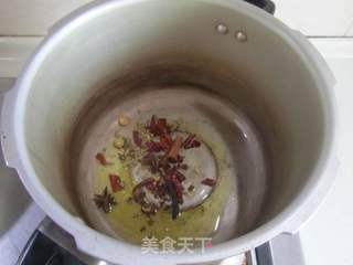 香辣卤鸭脖的做法步骤:2