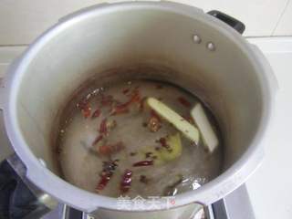 香辣卤鸭脖的做法步骤:4