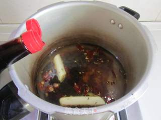 香辣卤鸭脖的做法步骤:5