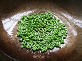 橄榄菜鸡蛋炒饭的做法步骤:5