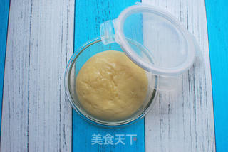 蛋黄红豆蓉月饼,低筋粉版的做法步骤:2