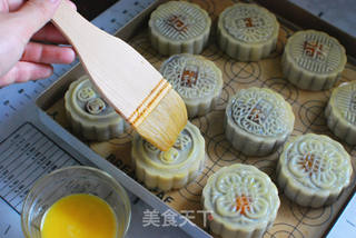 蛋黄红豆蓉月饼,低筋粉版的做法步骤:10