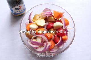 皮酥肉嫩,脆香多汁的法式烤鸡腿 #柏翠云智能蒸烤箱PE8289WT#的做法步骤:3