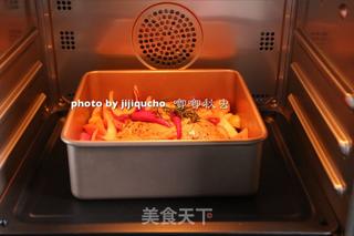 皮酥肉嫩,脆香多汁的法式烤鸡腿 #柏翠云智能蒸烤箱PE8289WT#的做法步骤:5