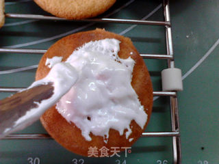 草莓法罗夫夹心软饼的做法步骤:15