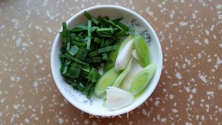 猪血豆腐羹的做法步骤:2